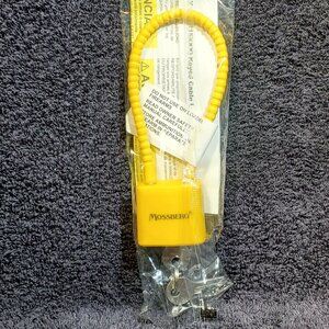 MOSSBERG ...REGISTERD TRADEMARK...NINE INCH CABLE LOCK WITH TWO KEYS..NEW